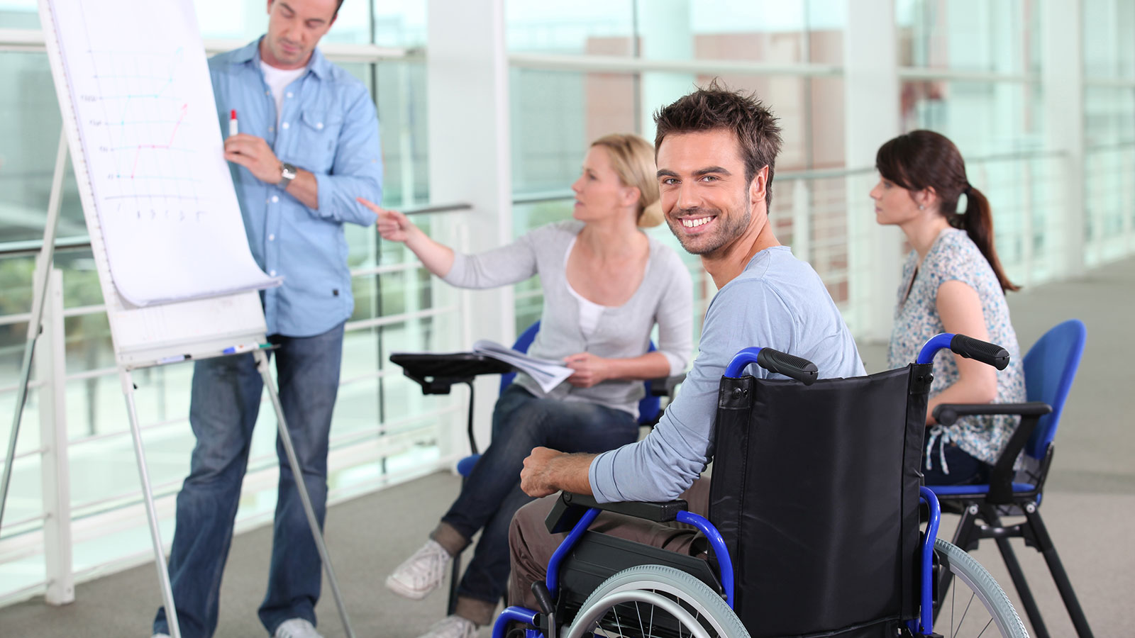Инвалидность компания. Адаптация инвалидов. Люди с ограниченными возможностями. Трудоустройство инвалидов. Инвалиды люди с ограниченными возможностями.